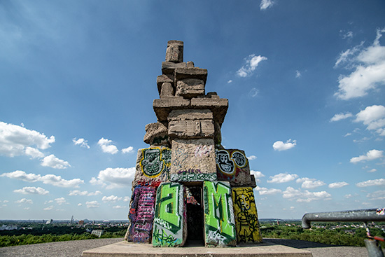 Das Stonehenge des Ruhrgebiets: die Himmelstreppe auf Halde Rheinelbe.